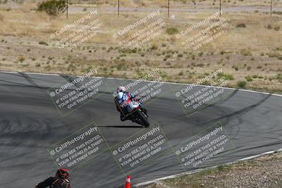 media/Apr-20-2025-AHRMA (Sun) [[393a79c373]]/Race/Group 10/Turn 4b/